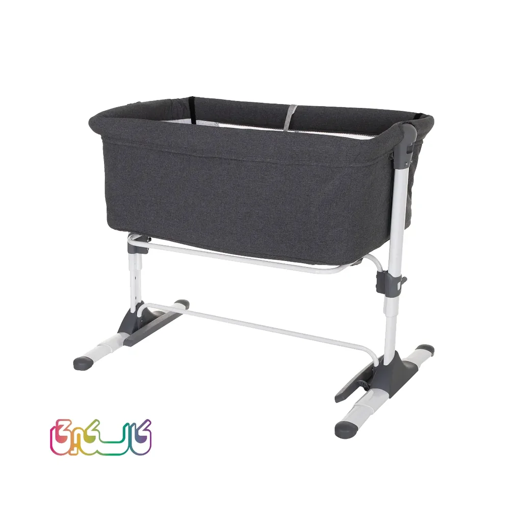 تخت کنار مادری زویه