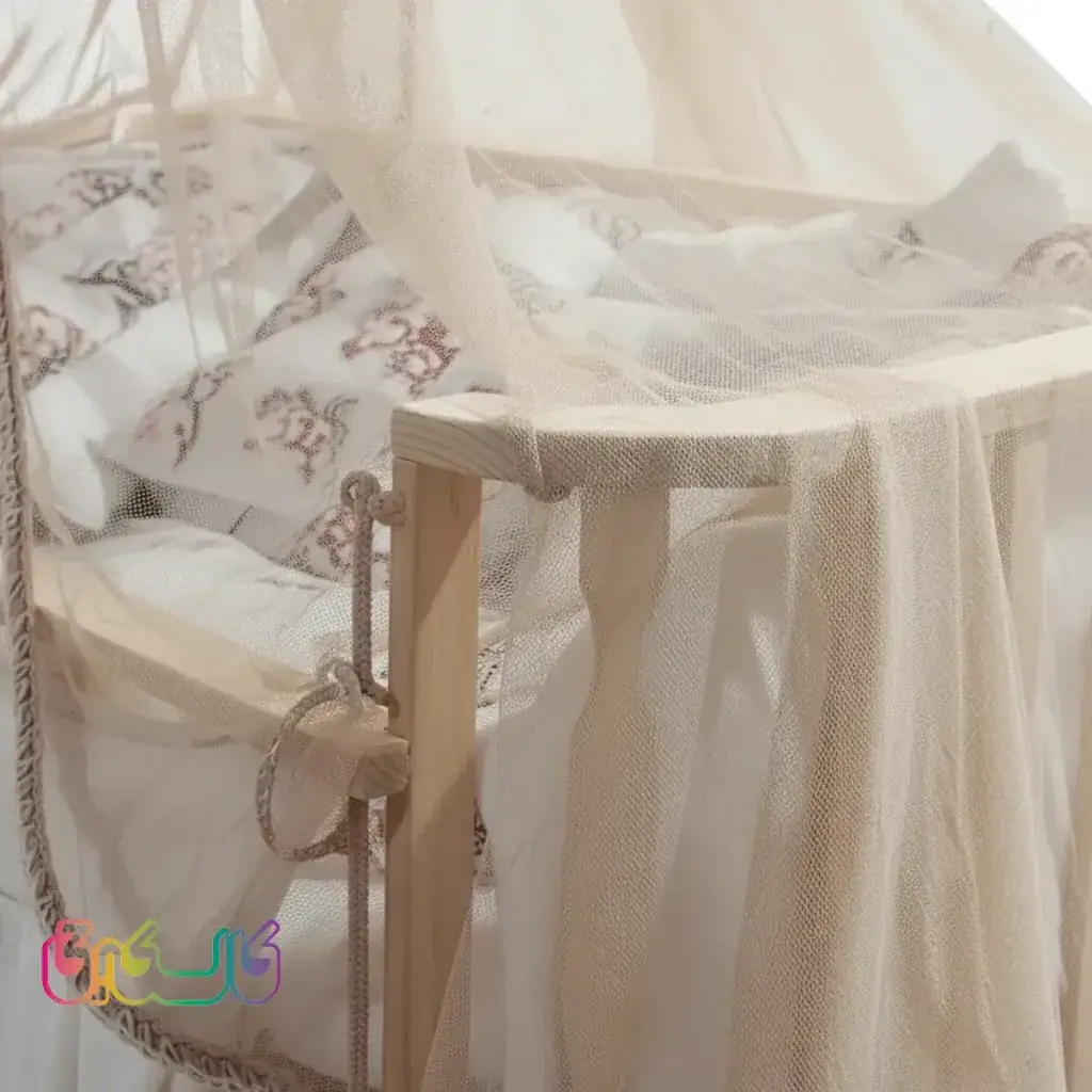 تخت چوبی کودک الیزابت